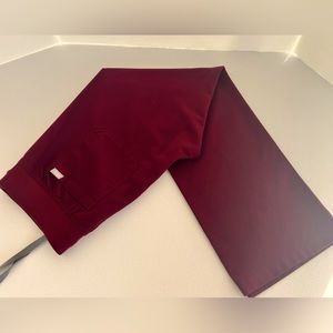 Figs burgundy Livingston basic scrub pant